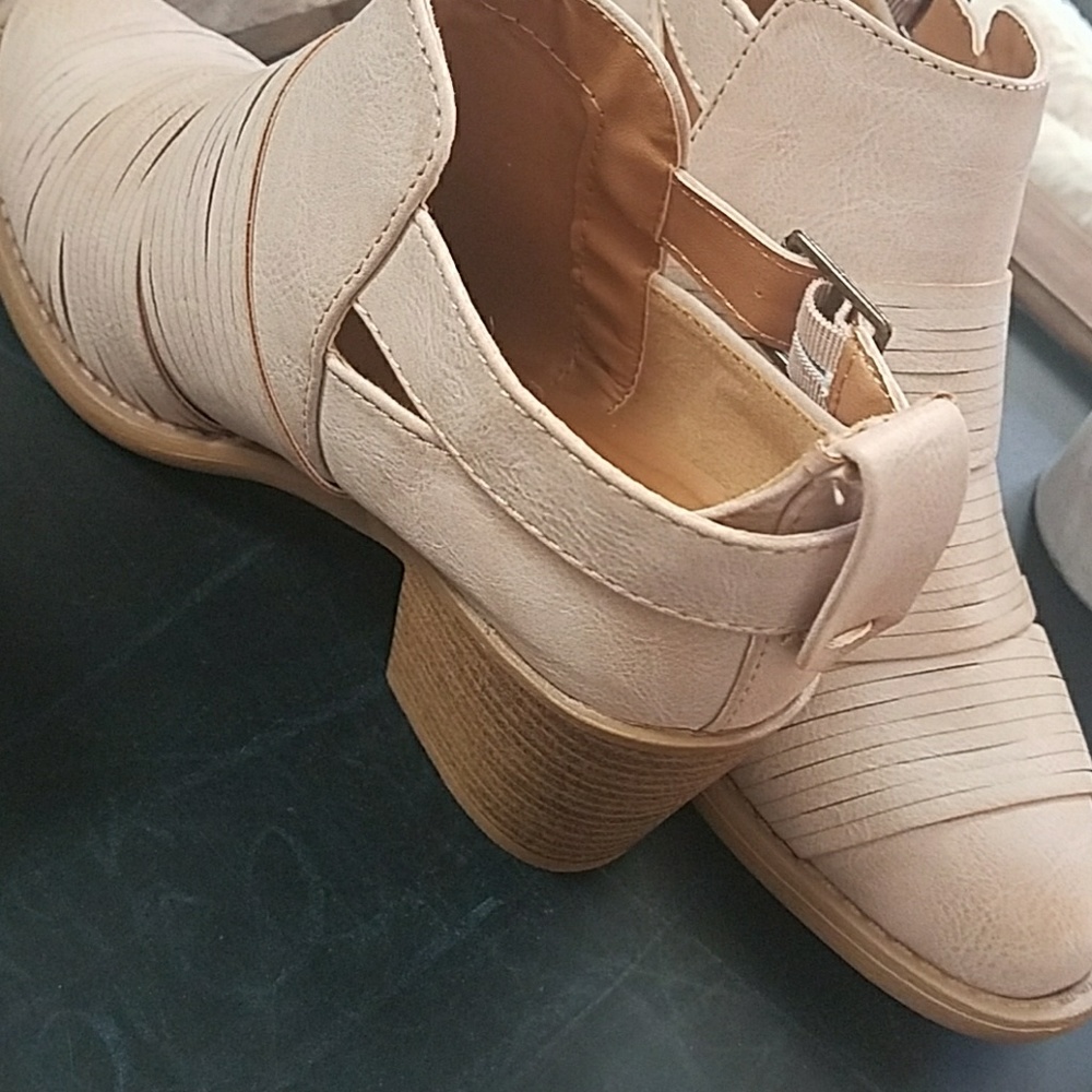 ❣5🌟❣Blush Strap Ankle Bootie❣ - Picture 4 of 6